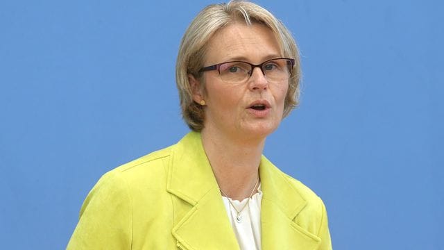 Anja Karliczek: "Long Covid wird für unser Gesundheitswesen enorme Folgen haben. Anja Karliczek: "Long Covid wird für unser Gesundheitswesen enorme Folgen haben.