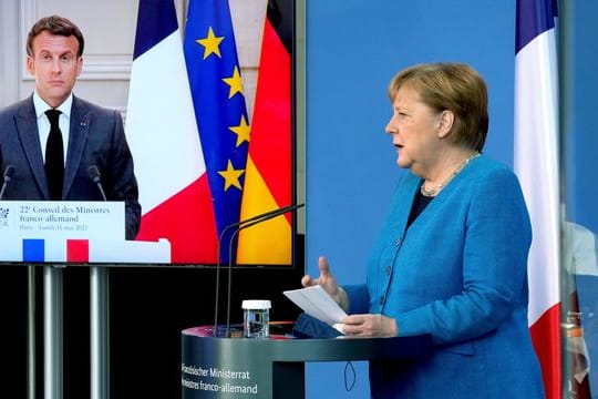 Emmanuel Macron und Angela Merkel sind bei der Spionage-Affäre einer Meinung.