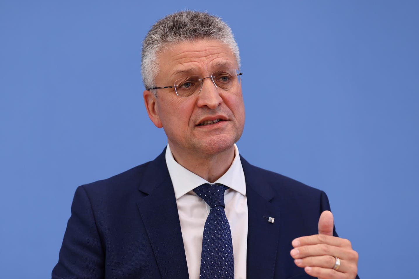 Lothar Wieler: Bisher sind erst 18 Prozent vollständig geimpft. Das sei noch zu wenig, so der RKI-Chef.