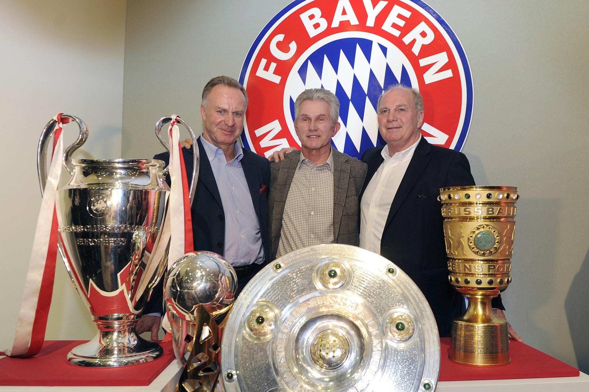 Neben insgesamt 14 Meisterschaften und zehn Triumphen im DFB-Pokal gehört vor allem das Tripple von 2013 zu den herausragendsten Erfolgen des FC Bayern mit Rummenigge als Vorstandsvorsitzenden.