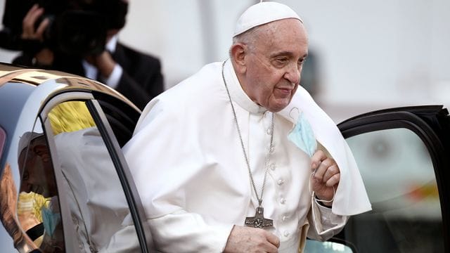 "Es ist manchmal erforderlich, die Normen zu überarbeiten": Papst Franziskus. "Es ist manchmal erforderlich, die Normen zu überarbeiten": Papst Franziskus.