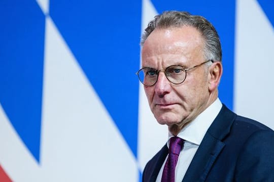 Karl-Heinz Rummenigge hat seinen Vertrag als Vorstandsvorsitzender des FC Bayern zum 30.
