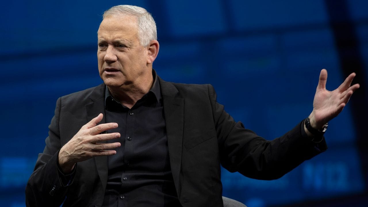 Das Mitte-Bündnis Blau-Weiß von Benny Gantz soll sich mit Jair Lapids Zukunftspartei einig sein.