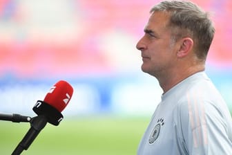 Lässt die Option einer taktischen Umstellung gegen die Niederlande offen: U-21-Trainer Stefan Kuntz.