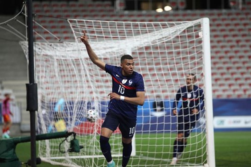 Frankreichs Kylian Mbappé jubelt nach dem Führungstreffer seiner Mannschaft.