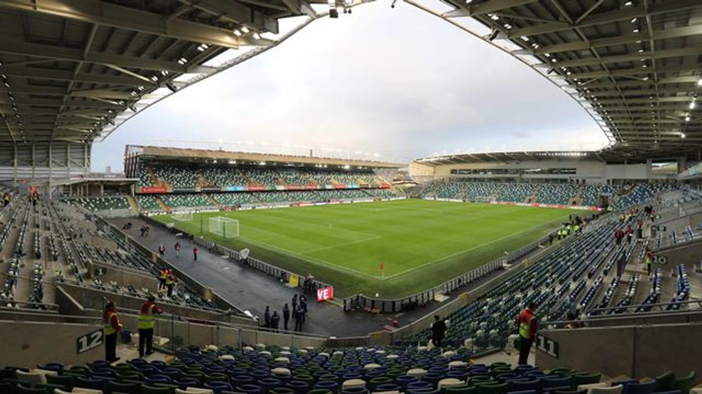 Das Spiel um den europäischen Super Cup soll wie geplant in Belfast im Windsor Park stattfinden.