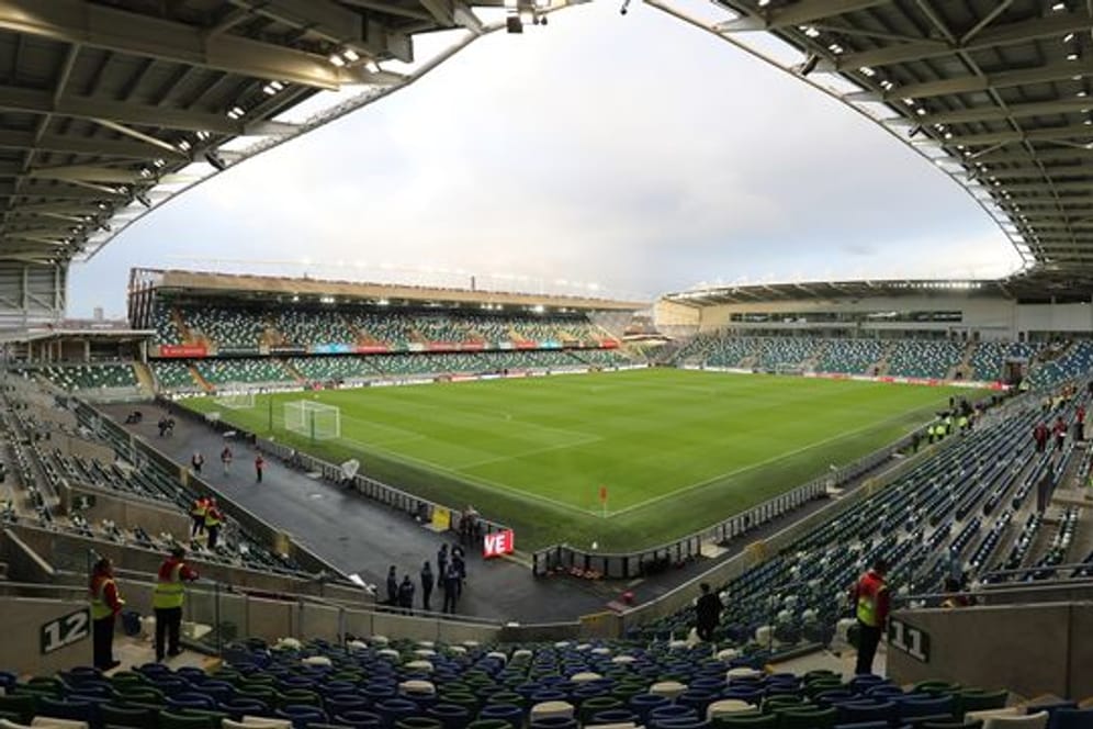 Das Spiel um den europäischen Super Cup soll wie geplant in Belfast im Windsor Park stattfinden.