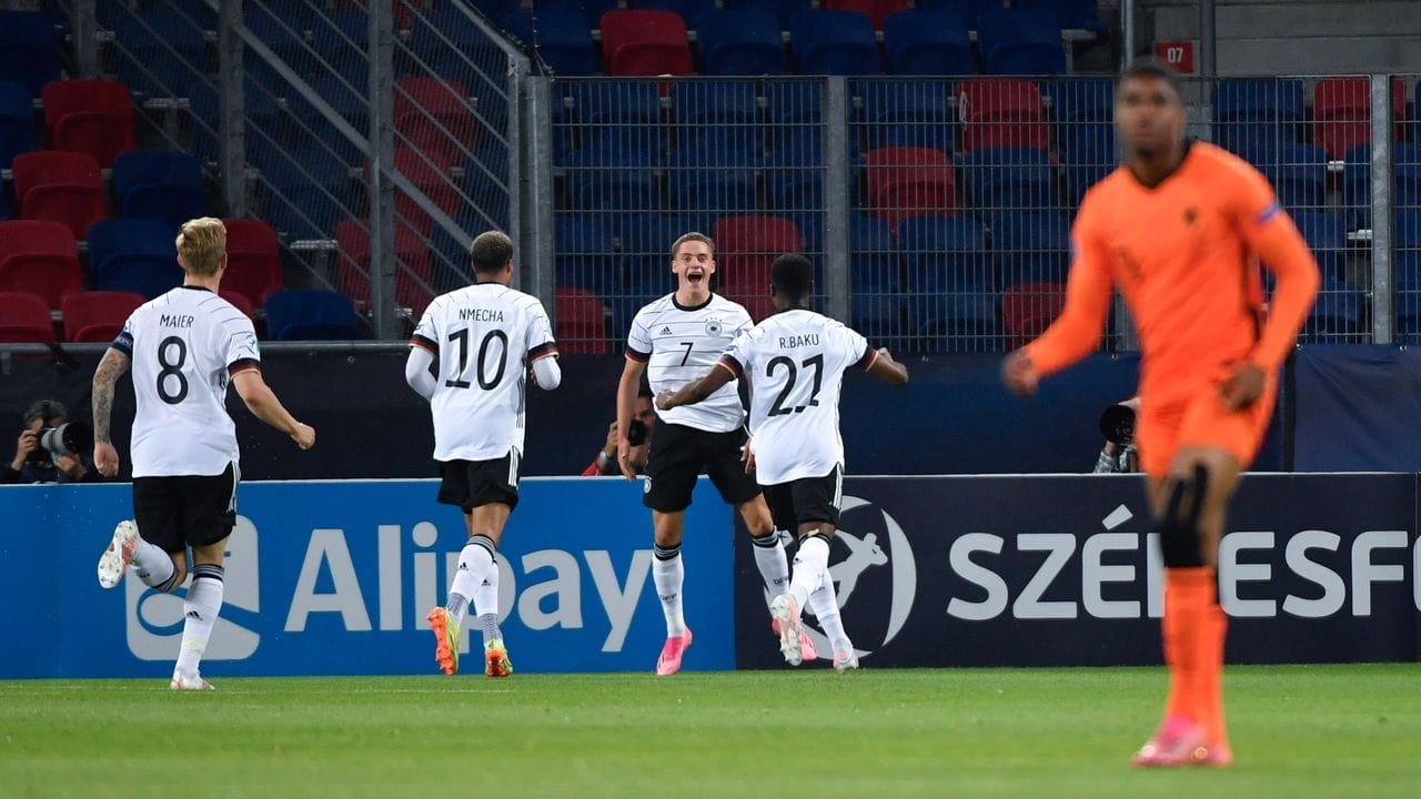 Die deutschen Spieler feiern das 2:0 gegen die Niederlande. Die deutschen Spieler feiern das 2:0 gegen die Niederlande.