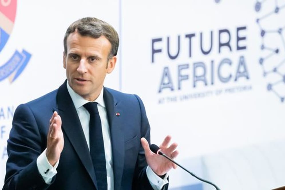 Frankreichs Präsident Emmanuel Macron will seine gemeinsamen militärischen Operationen mit Mali nach dem jüngsten Putsch zeitweise aussetzen.