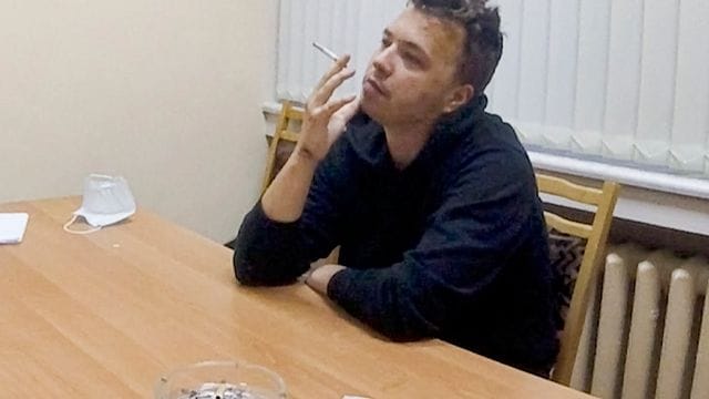 War vor knapp zwei Wochen in Minsk an Bord eines Ryanair-Passagierflugzeugs festgenommen worden: Roman Protassewitsch. War vor knapp zwei Wochen in Minsk an Bord eines Ryanair-Passagierflugzeugs festgenommen worden: Roman Protassewitsch.