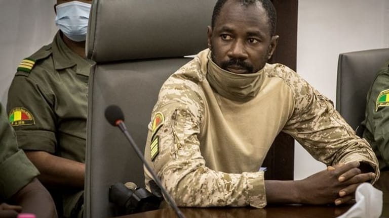 Oberst Assimi Goita, damaliger malischer Militäroffizier, ließ sich zum neuen Übergangspräsidenten ausrufen.