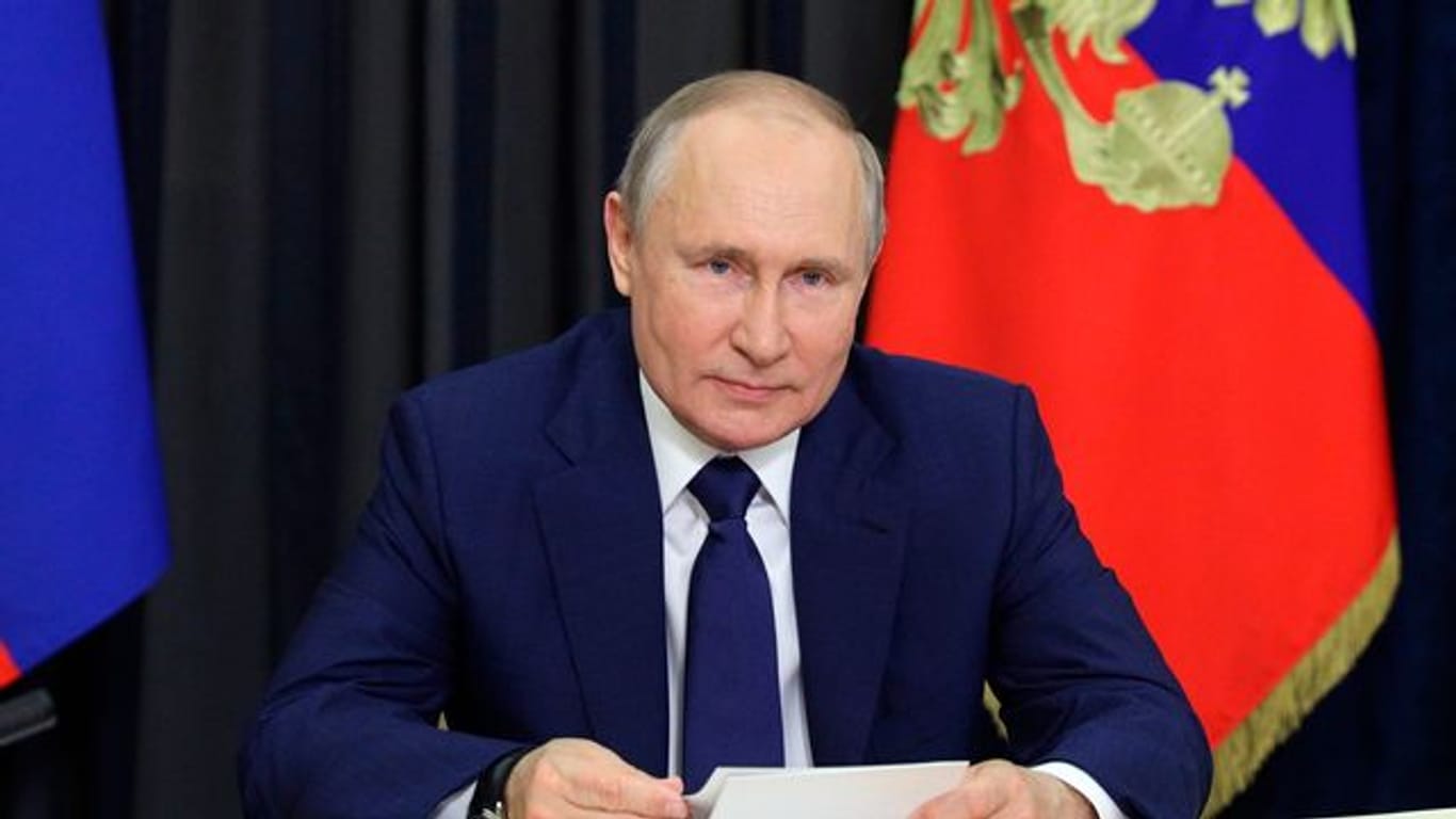 Der russische Präsident Wladimir Putin hat die umstrittenen Gesetze in seinem Land unter anderem gegen "ausländische Agenten" verteidigt.