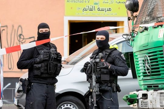 Eine Abwanderung von Hisbollah-Sympathisanten aus Deutschland oder einen Rückzug von Aktivisten aus bestimmten Vereinen konnten die Sicherheitsbehörden seit dem Betätigungsverbot nicht beobachten.