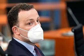 Der Druck auf Gesundheitsminister Jens Spahn steigt nach dem Umgang mit angeblich minderwertigen Masken.