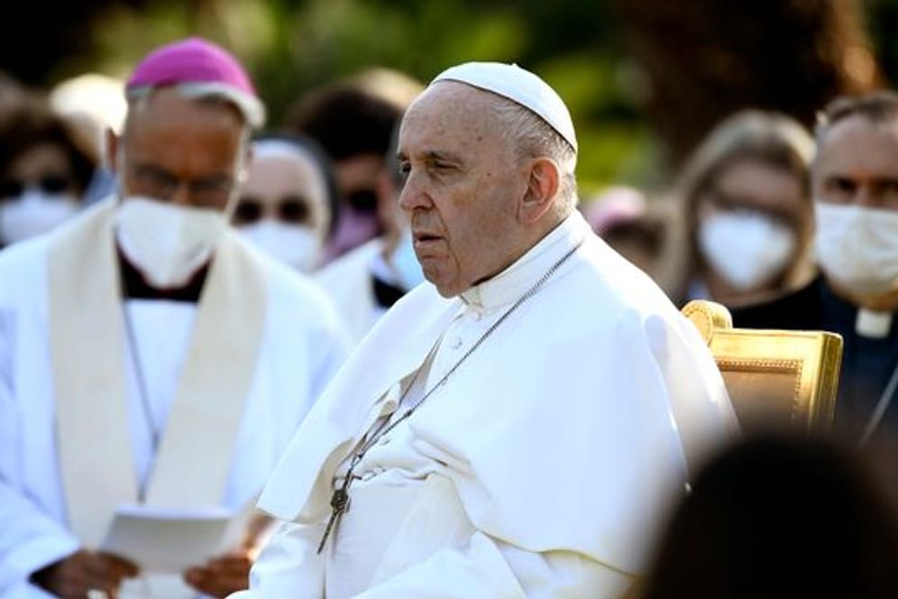 "Ich habe mit Schrecken die Nachrichten aus Kanada empfangen", sagte Papst Franziskus in Rom.