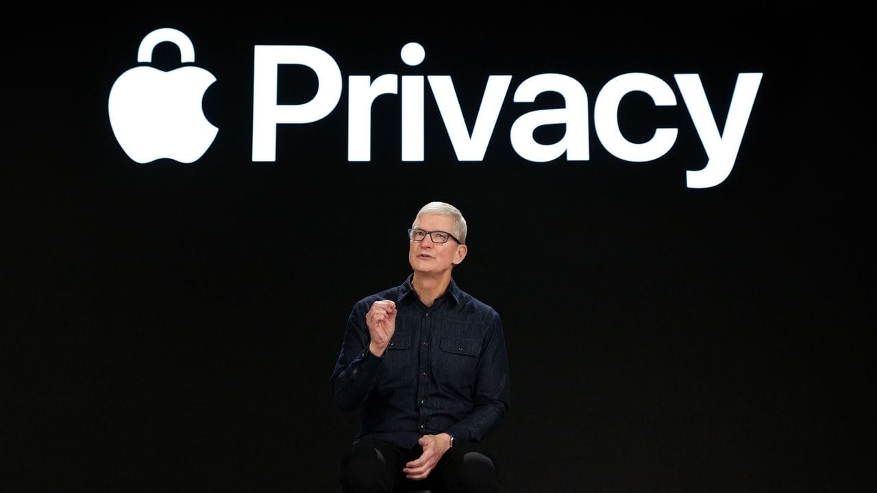 Apple baut seinen hauseigenen Dienst aus und lässt erstmals auch Nutzer von Android- oder Windows-Geräten zu. Apple baut seinen hauseigenen Dienst aus und lässt erstmals auch Nutzer von Android- oder Windows-Geräten zu.