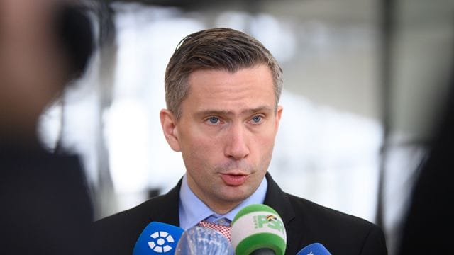 Der Geheimdienst speicherte unter anderem Äußerungen von Martin Dulig zum Umgang der sächsischen CDU mit Rechtsextremismus. Der Geheimdienst speicherte unter anderem Äußerungen von Martin Dulig zum Umgang der sächsischen CDU mit Rechtsextremismus.