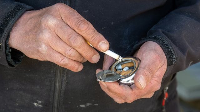 Rauchen richtet neben Alkohol nach wie vor mit Abstand die größten Gesundheitsschäden in Deutschland an. Rauchen richtet neben Alkohol nach wie vor mit Abstand die größten Gesundheitsschäden in Deutschland an.