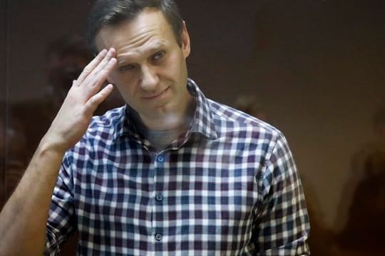 Russlands Justiz hat mehrere Organisationen des inhaftierten Kremlgegners Alexej Nawalny endgültig verboten.