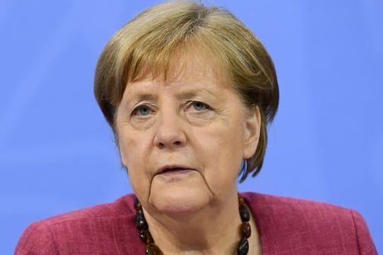 Angela Merkel wird sich in einer Video-Schalte mit den Nationalspielern austauschen.