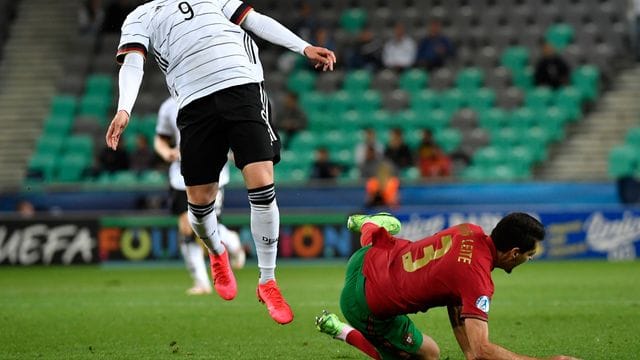 Jonathan Burkardt (l) wurde U21-Europameister.