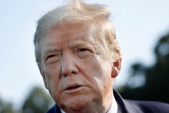 Der ehemalige US-Präsident Donald Trump wendet sich spöttisch an seinen Nachfolger Joe Biden.