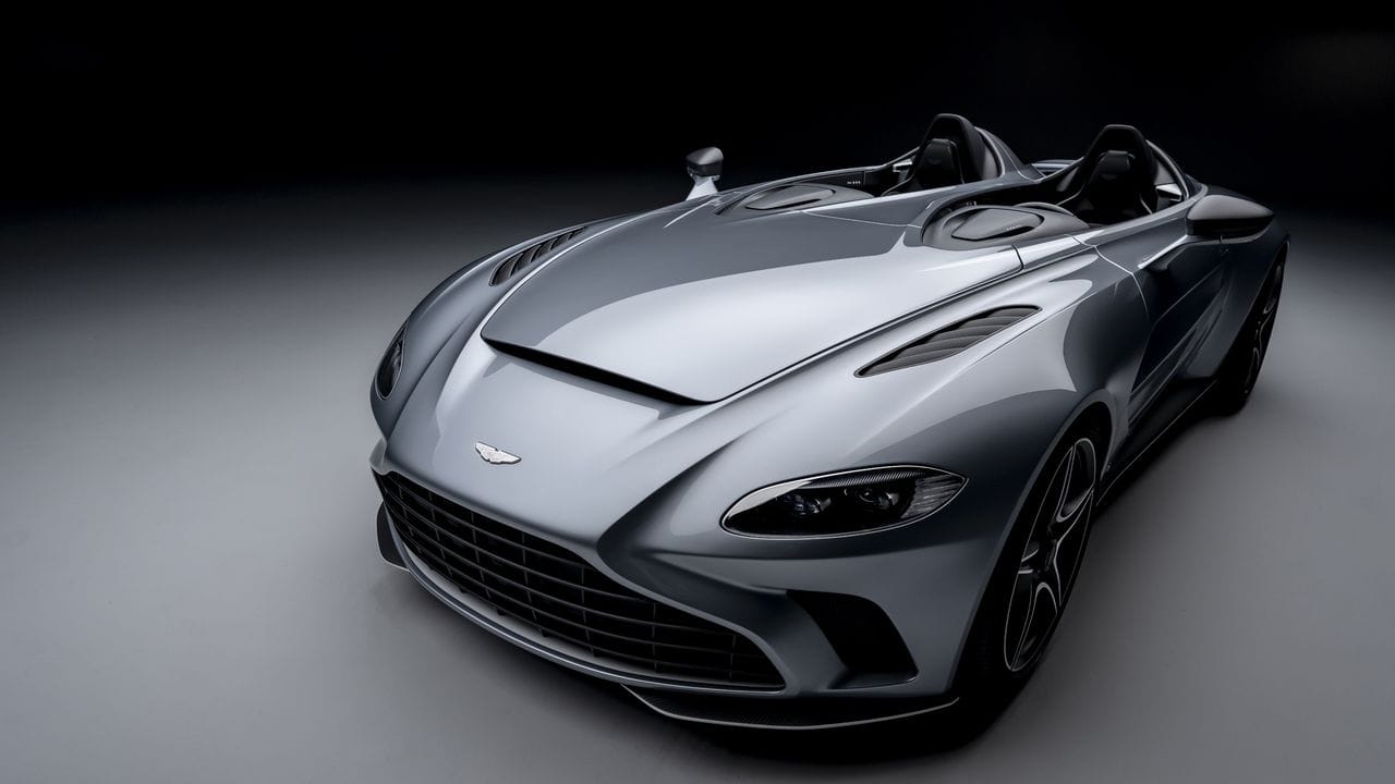 Puristisches Vergnügen muss nicht billig sein: Das zeigen radikale Roadster wie der Aston Martin V12 Speedster.