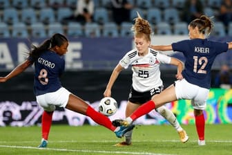 Sjoeke Nüsken musste mit den DFB-Frauen eine knappe Niederlage in Frankreich hinnehmen.