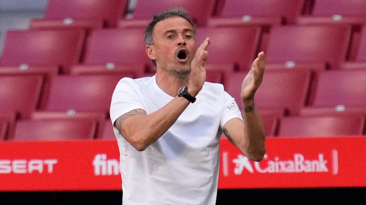 Hat den Aufbau einer Reserve-Blase begonnen: Spaniens Trainer Luis Enrique. Hat den Aufbau einer Reserve-Blase begonnen: Spaniens Trainer Luis Enrique.