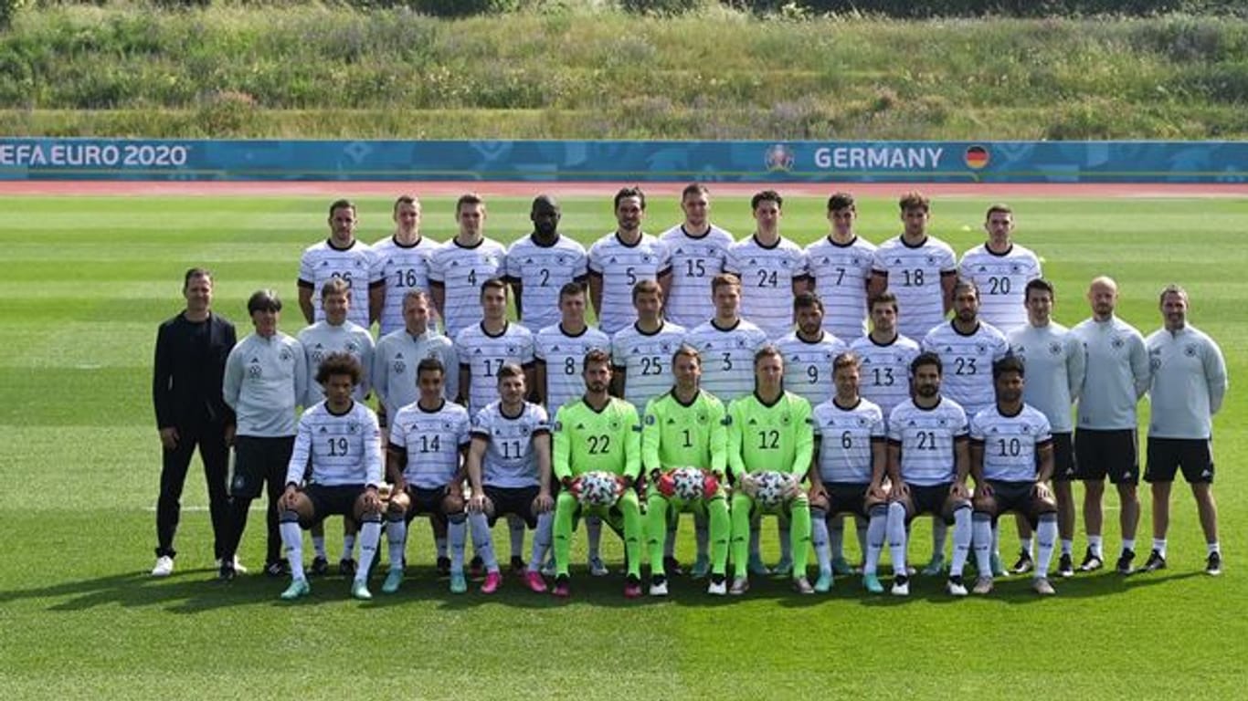 Die deutsche Nationalmannschaft hat sich für das Teamfoto aufgestellt.