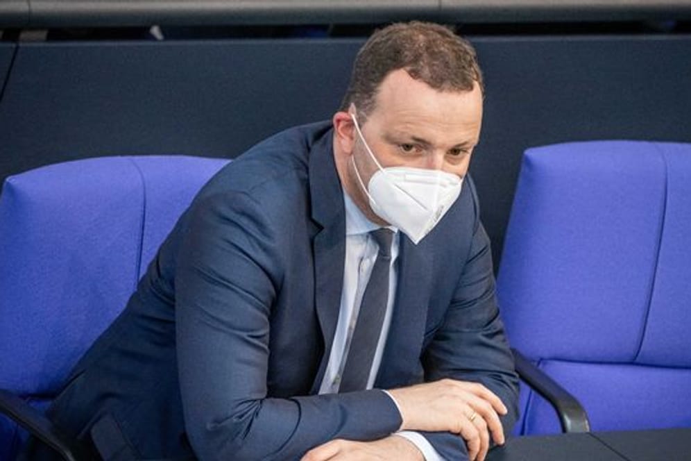 Gesundheitsminister Jens Spahn (CDU) wurde während der Debatte zur Pandemie-Notlage von der Opposition angegriffen.
