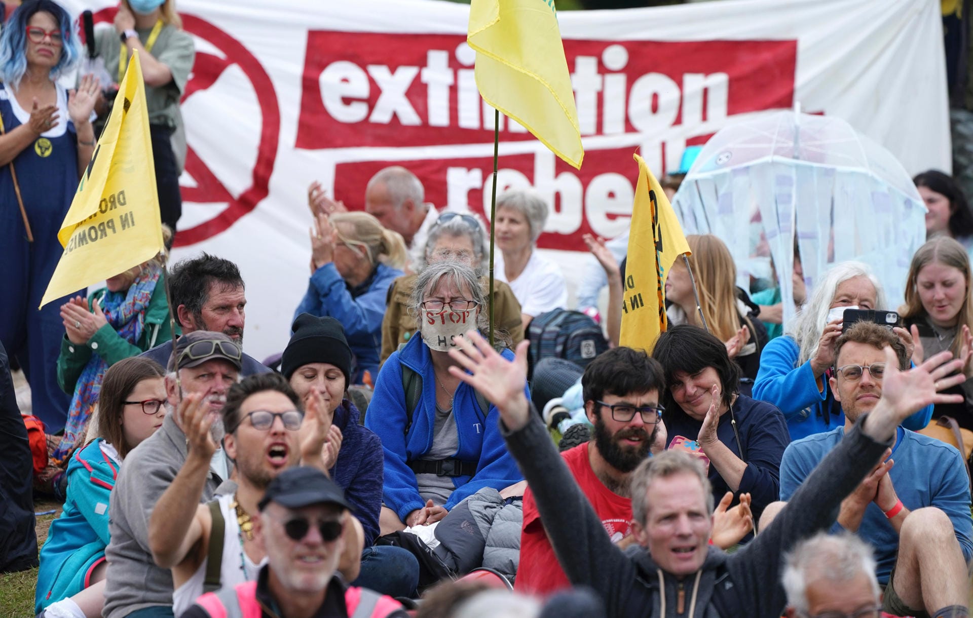 Zu den Protesten in den Straßen und an den Stränden von Cornwall sind auch zahlreiche Anwohner gekommen. Viele der Aktivistinnen und Aktivisten kommen ebenfalls aus Cornwall.