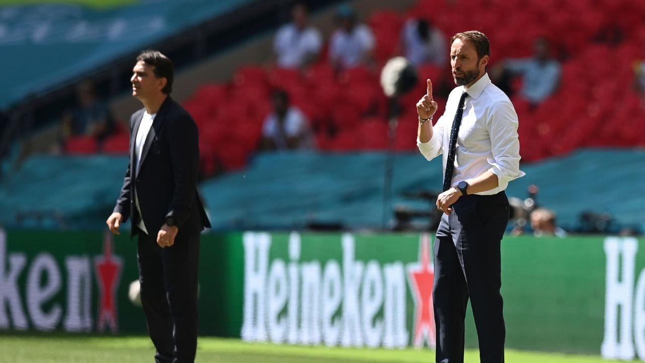 Kroatiens Trainer Zlatko Dalic (l) und Englands Trainer Gareth Southgate. Kroatiens Trainer Zlatko Dalic (l) und Englands Trainer Gareth Southgate.