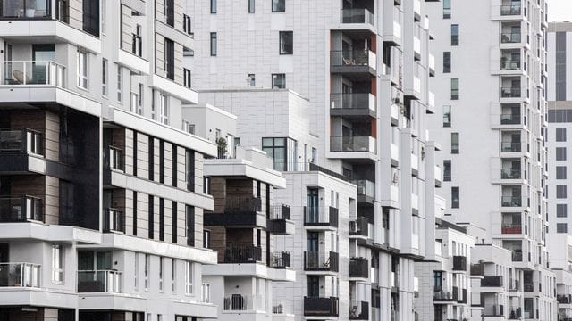 Gut ein Viertel der Haushalte in deutschen Großstädten muss mindestens 40 Prozent des Einkommens für Warmmiete und Nebenkosten aufwenden.