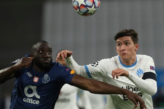 Soll fest zu Olympique Marseille wechseln: Leonardo Balerdi (r).