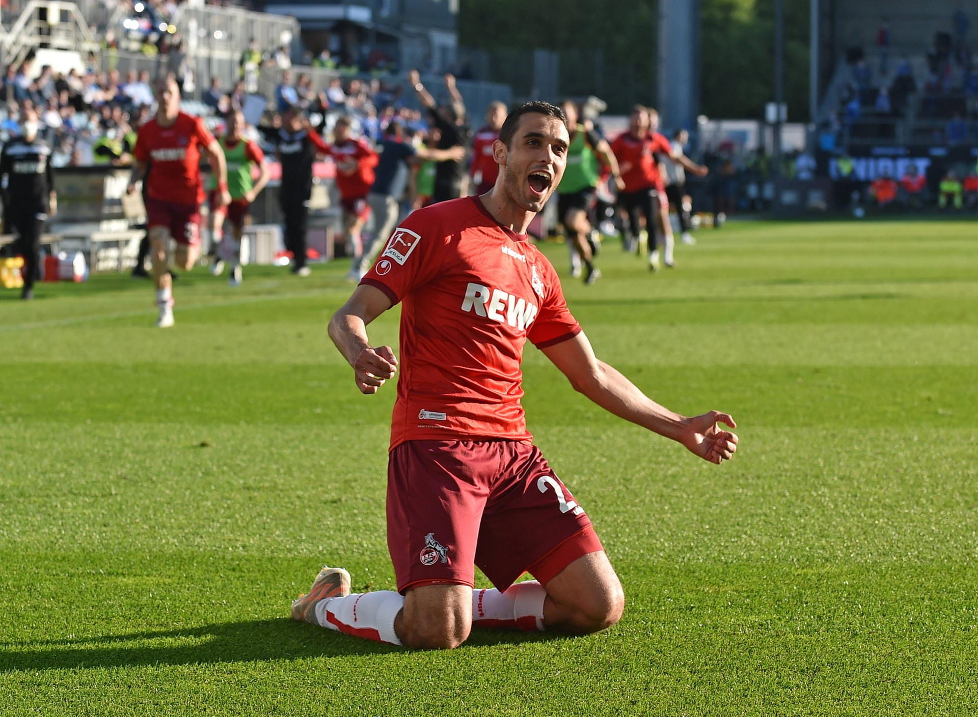 Platz 7: Ellyes Skhiri – 6 Millionen Euro Der tunesische Nationalspieler wechselte zur Saison 2019/2020 aus Montpellier nach Köln und hat sich schnell zum Leistungsträger entwickelt. So traf er etwa im Relegations-Rückspiel 2021 gegen Holstein Kiel zum 5:1-Endstand. (Quelle: transfermarkt.de)