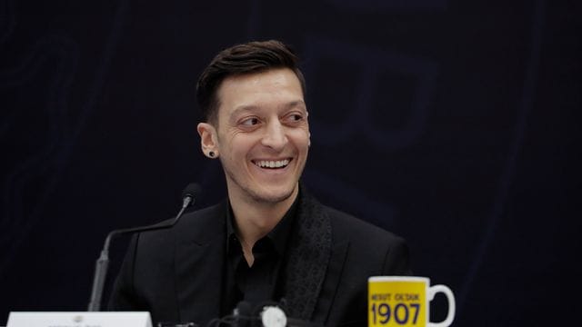 Mesut Özil drückt dem DFB-Team die Daumen.