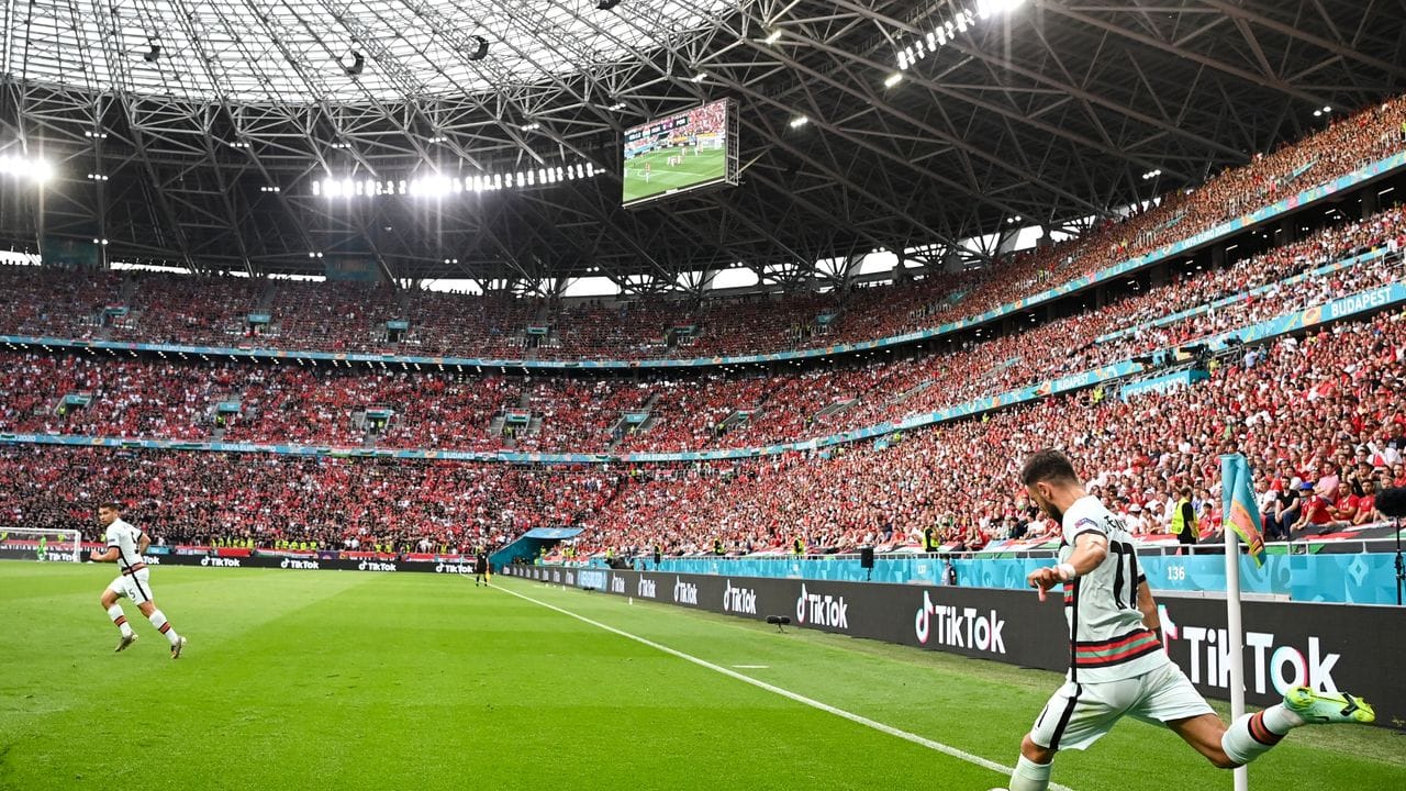 Die Puskás Arena in Budapest war voll. Die Puskás Arena in Budapest war voll.