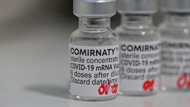 Der Impfstoff Comirnaty des Herstellers Biontech/Pfizer. Der Impfstoff Comirnaty des Herstellers Biontech/Pfizer.