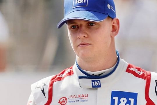 Schumacher hat das gefährliche Manöver seines Teamkollegen Masepin beim Großen Preis von Aserbaidschan hinter sich gelassen.