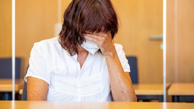 Die Angeklagte beim Prozessauftakt im Landgericht Hildesheim.