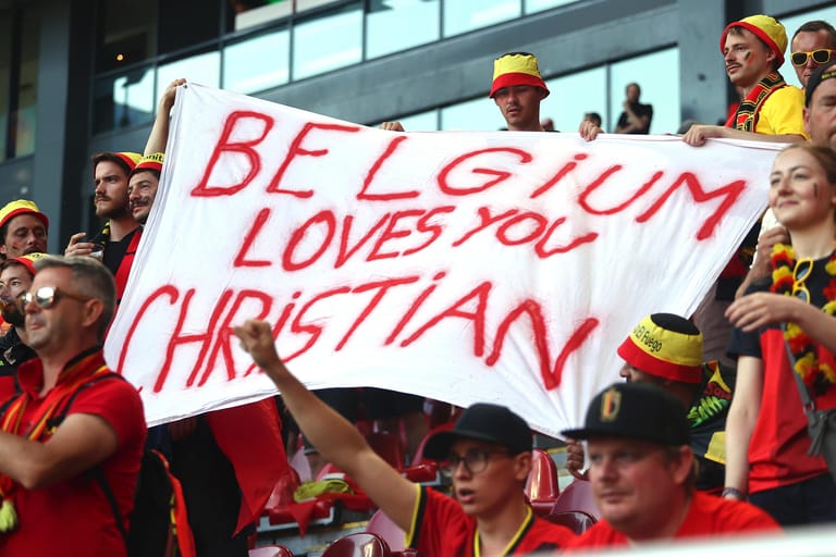 Ganz viel Liebe: Auch die belgischen Fans schickten bewegende Botschaften an Eriksen.