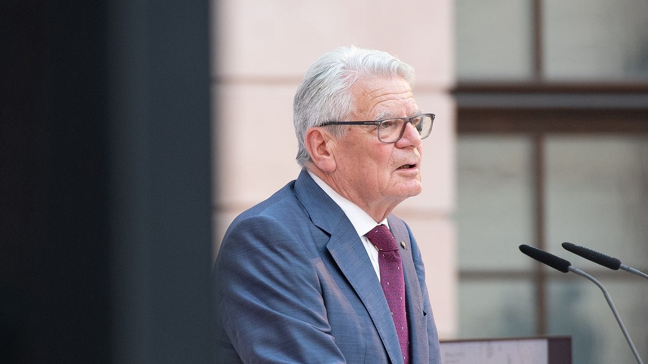Joachim Gauck spricht beim Festakt zur Überführung der Stasi-Akten in das Bundesarchiv.