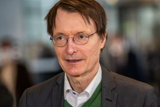 Karl Lauterbach räumt ein, das Virologe Hendrik Streeck mit seiner Prognose für die Entwicklung der Pandemie im Sommer richtig lag.