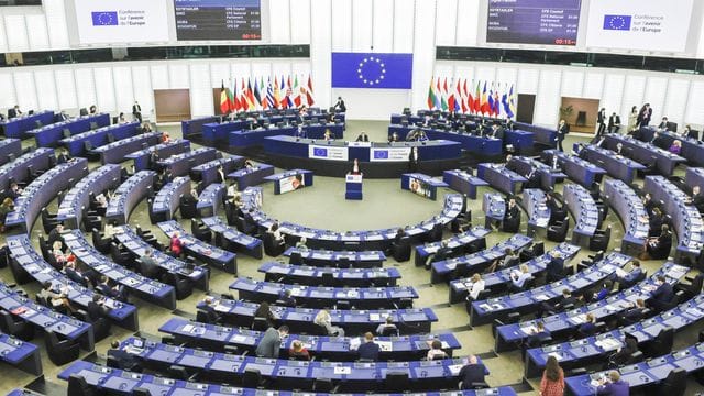 Dutzende Bürger kamen teils im Saal des Europaparlaments, teils online zugeschaltet zu Wort und nannten die für sie wichtigen Themen, etwa Klimaschutz, Migration, Arbeitsplätze, Wohlstand, freies Reisen oder Studienaustausch. Dutzende Bürger kamen teils im Saal des Europaparlaments, teils online zugeschaltet zu Wort und nannten die für sie wichtigen Themen, etwa Klimaschutz, Migration, Arbeitsplätze, Wohlstand, freies Reisen oder Studienaustausch.