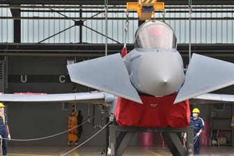 Ein Eurofighter in einem bayerischen Fliegerhorst.