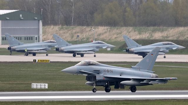 Die Eurofighter-Kampfflugzeuge sollen langfristig von einem neuen Waffensystem abgelöst werden. Die Eurofighter-Kampfflugzeuge sollen langfristig von einem neuen Waffensystem abgelöst werden.