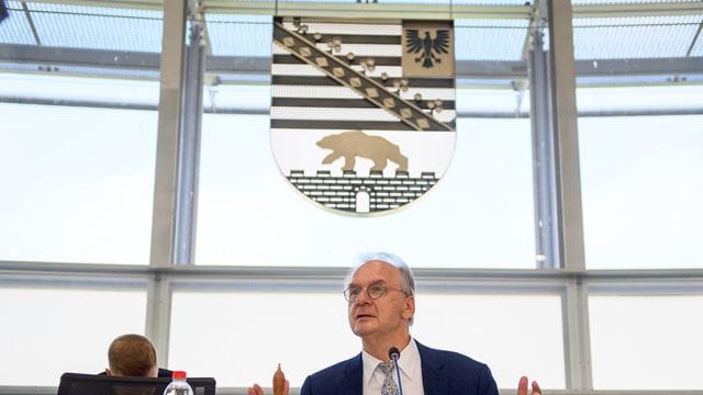 Reiner Haseloff wird wohl zum dritten Mal Ministerpräsident von Sachsen-Anhalt werden. Reiner Haseloff wird wohl zum dritten Mal Ministerpräsident von Sachsen-Anhalt werden.