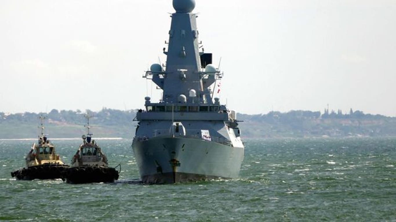 Im Zentrum des Zwischenfalls im Schwarzen Meer steht der britische Zerstörer "Defender".