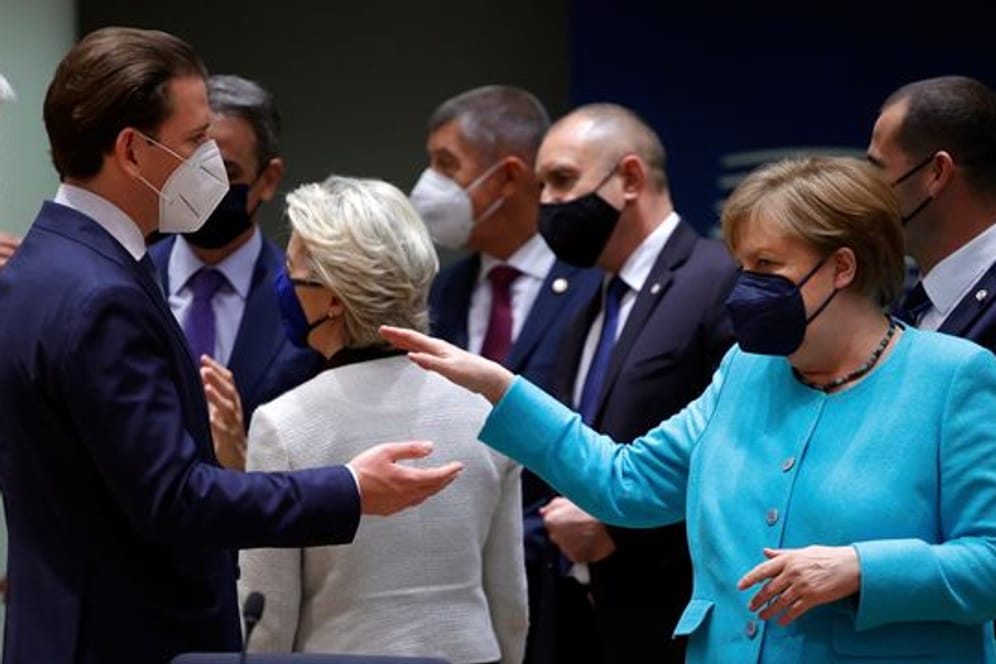 Bundeskanzlerin Angela Merkel beim Brüsseler Gipfel mit den Staats- und Regierungschefs und der EU-Spitze.